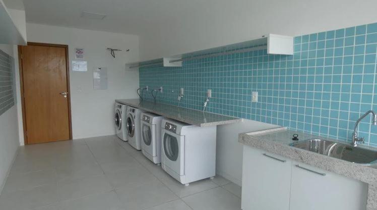 Apto Guarajuba Praia Condominio Porto Smeralda-100 Metros Da Praia Dış mekan fotoğraf